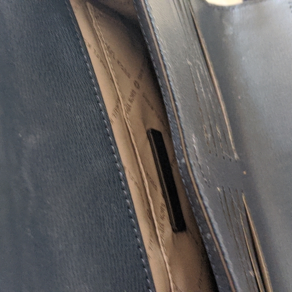 Michael kors bag make an offer - Picture 3 of 4